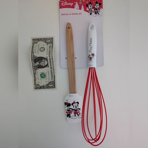 7 Pc BUNDLE Best of Mickey Mouse Kitchen Gadgets Disney Park Iconic Gloves - Picture 4 of 15